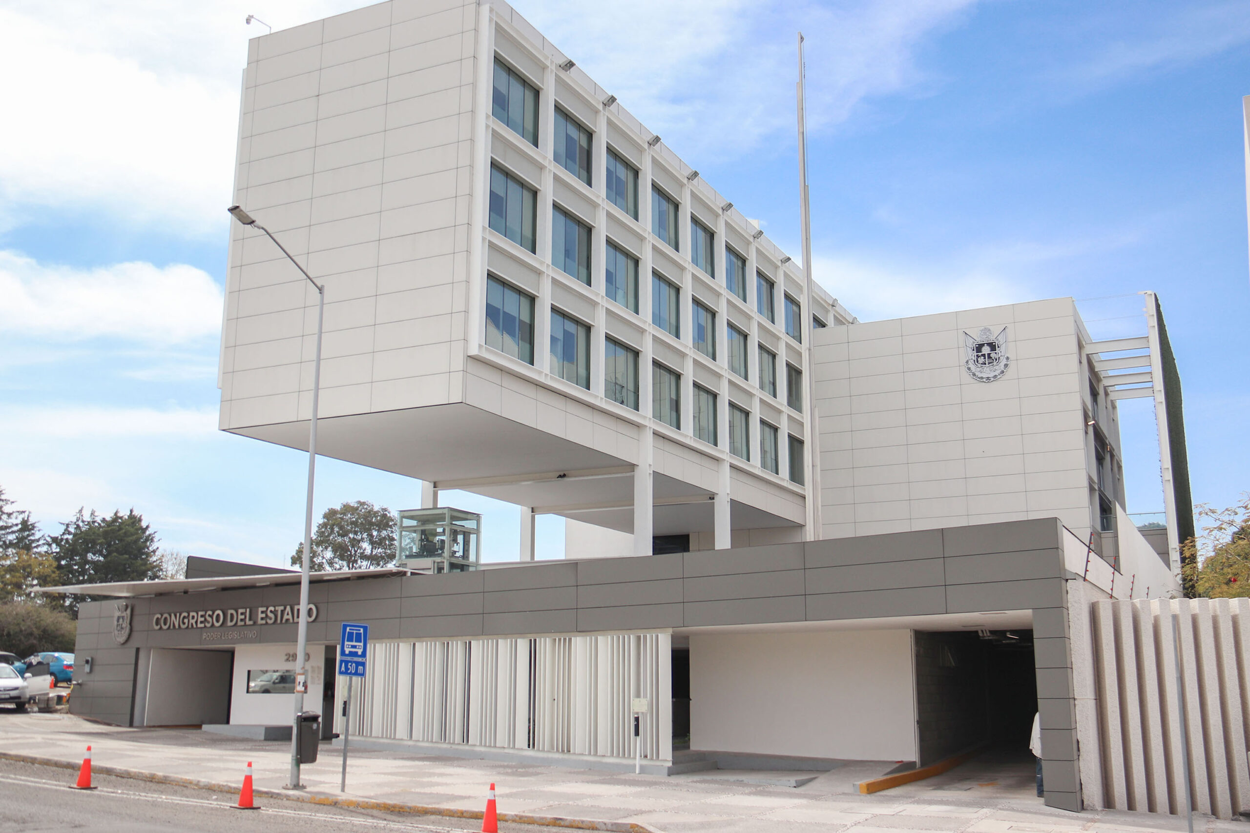 Directiva sostiene reunión con el Comandante, Vinicio Perea A 
