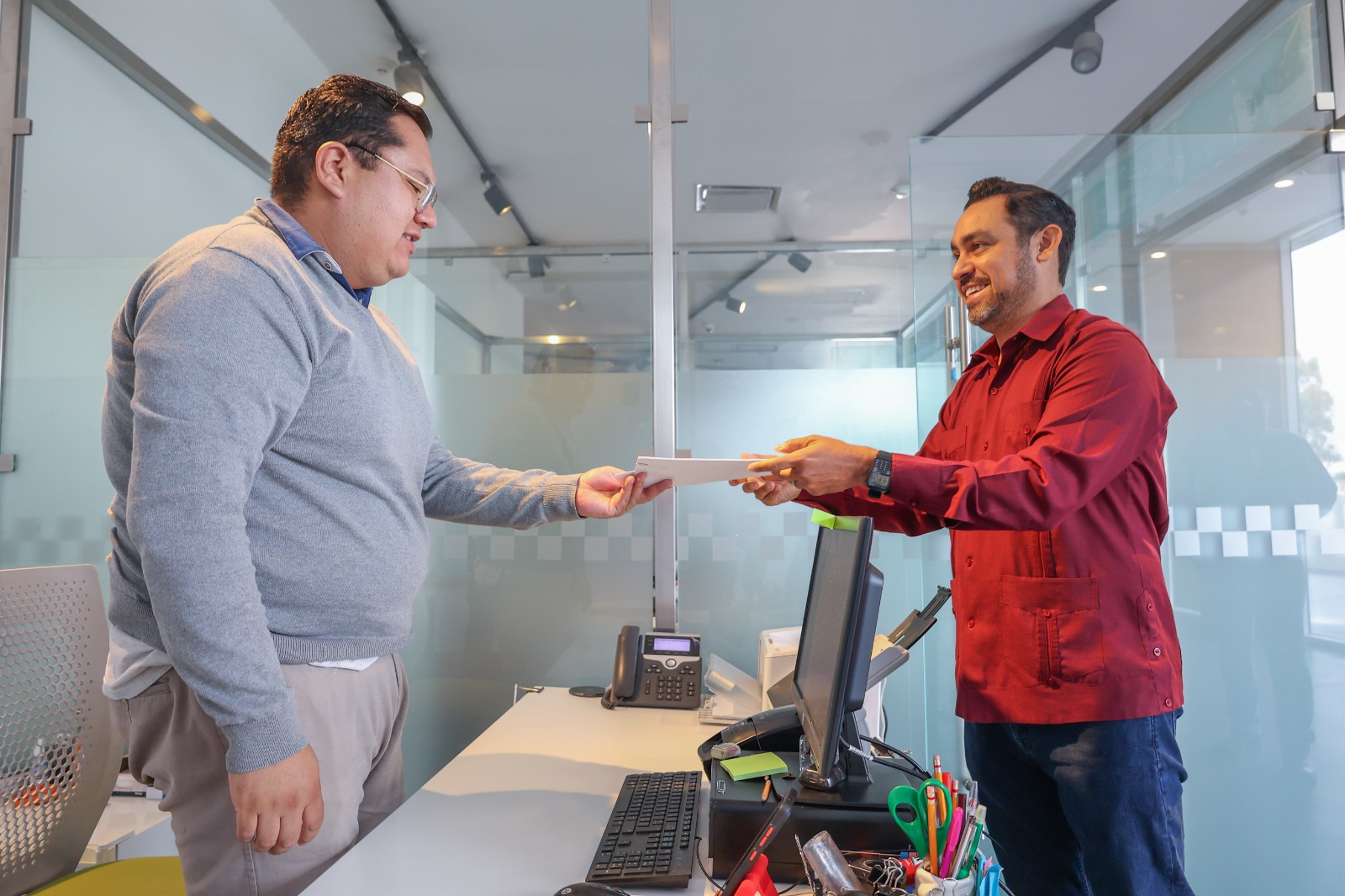 Salarios Dignos a Servidores