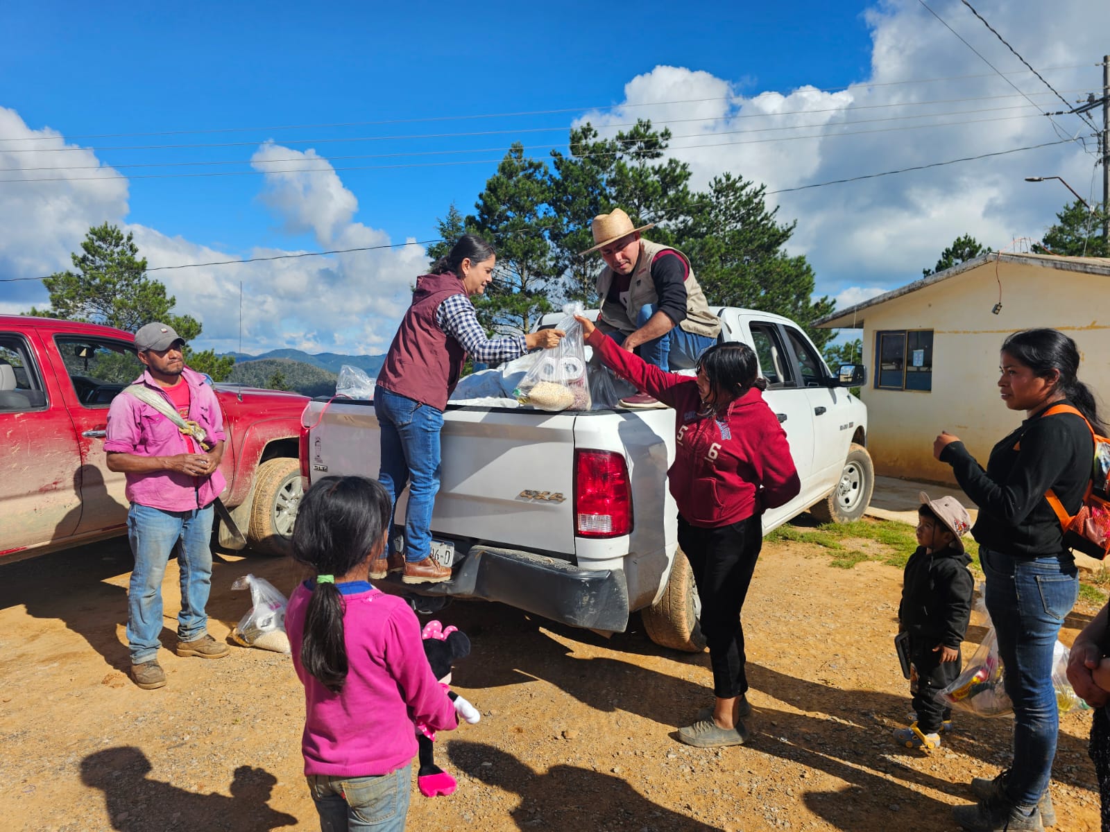 Apoyo a familias en Pinal