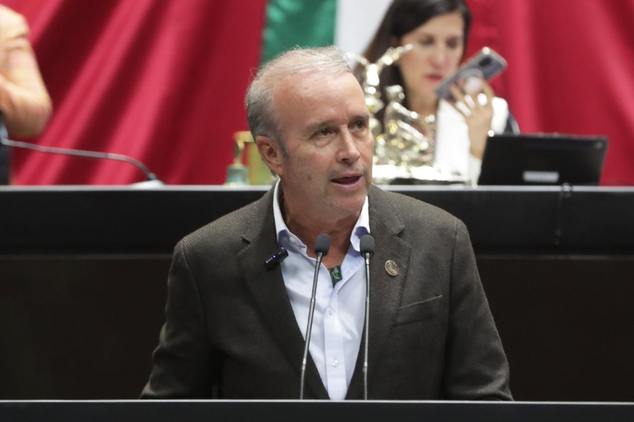 Por soluciones reales en agua