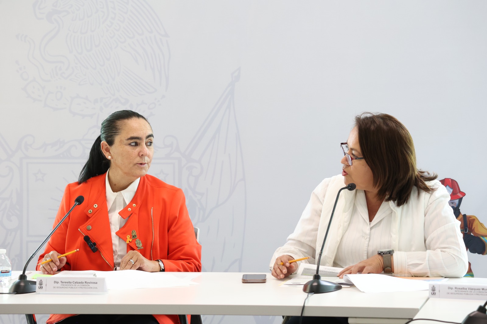 Exhortos a CFE,CEA Y PC