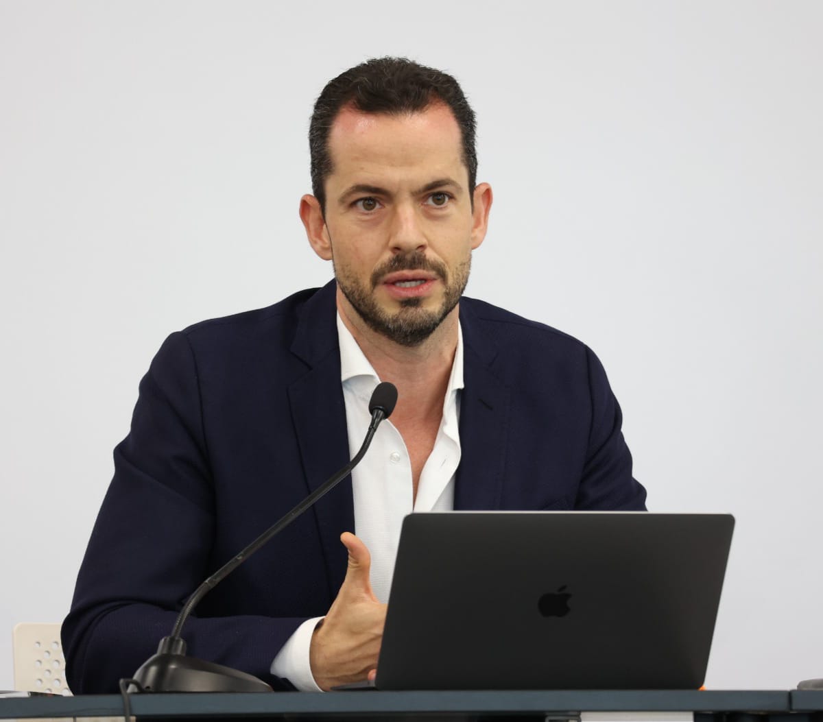 Líderes en violencia a la Mujer