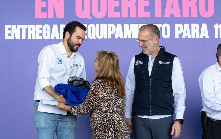 Cárdenas y del Prete entregan apoyos