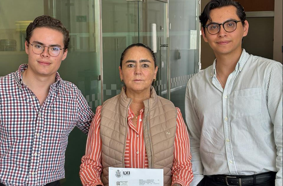 Uniformes Neutros; Tere Calzada