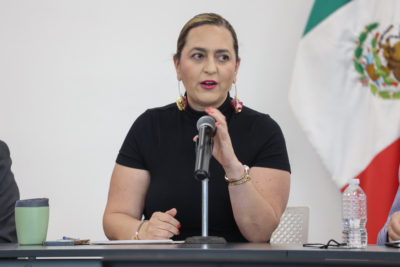 Compromiso con niñez: Perla Flores