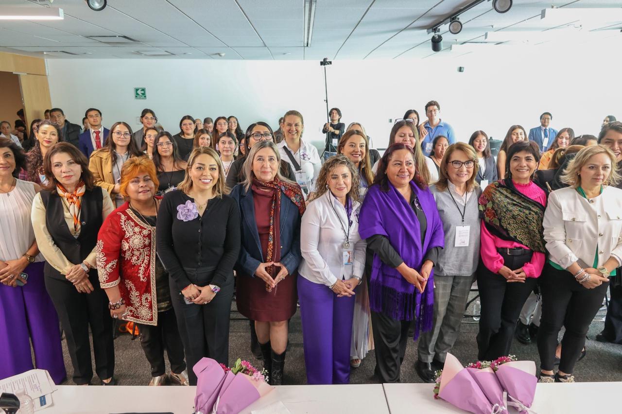 Gina y Homero con Defensoras de Paridad