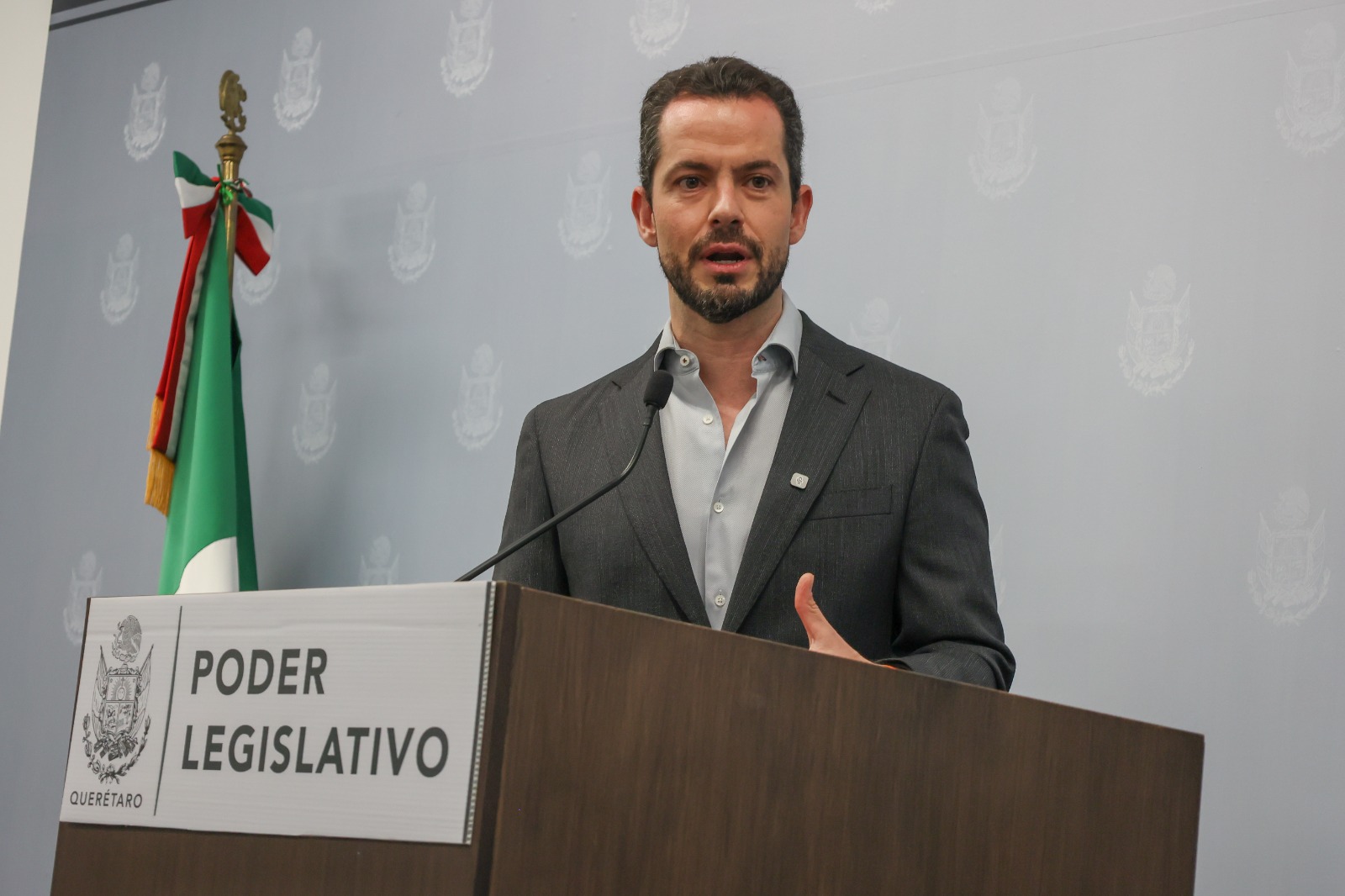 Ultraderechistas, asesores de Kuri; Ospital